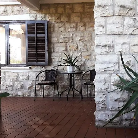 Biserka Πανσιόν 3*