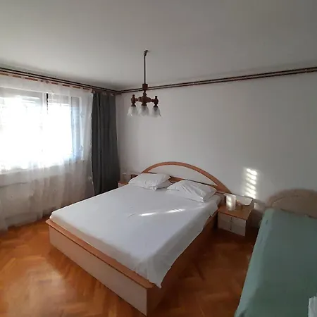 Gasthuis Apartments&rooms Biserka Baška